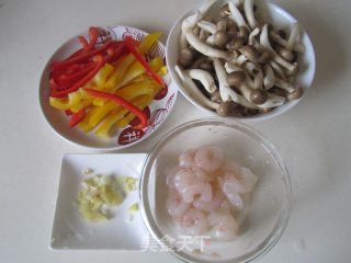 彩椒虾仁蟹味菇的做法步骤：1