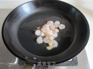 彩椒虾仁蟹味菇的做法步骤：3