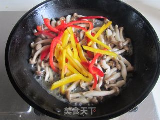 彩椒虾仁蟹味菇的做法步骤：6