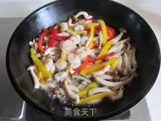 彩椒虾仁蟹味菇的做法步骤：7