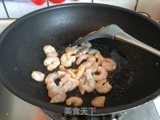 香椿虾仁炒蛋的做法步骤：6