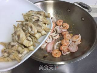 【温州】蛏子虾仁汤面的做法步骤：3