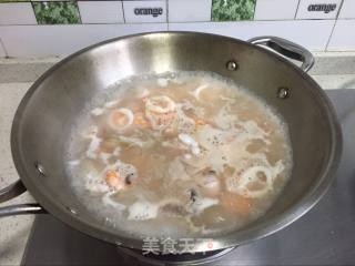 【温州】蛏子虾仁汤面的做法步骤：5