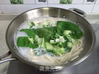 【温州】蛏子虾仁汤面的做法步骤：7