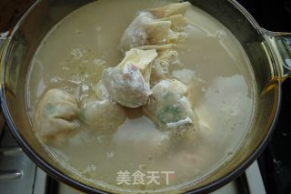 【广东】鸡腿馄饨浓汤煲的做法步骤：9