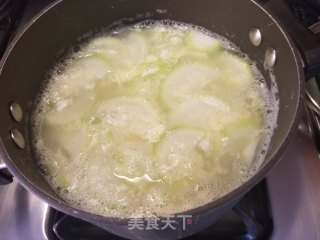 干贝节瓜蛋花汤的做法步骤：9