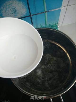 紫菜蛋汤的做法步骤：3