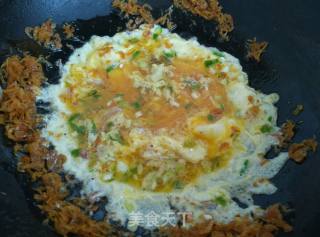 鸡蛋虾皮炒蚕豆的做法步骤：5