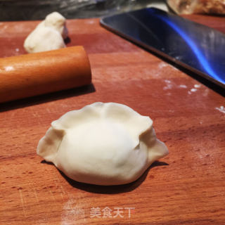 西葫芦鸡蛋水饺——肚子鼓鼓的大肚水饺看着都喜庆儿的做法步骤：11