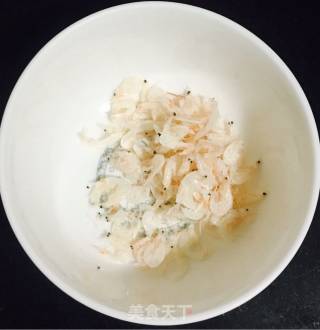韭菜木耳鸡蛋虾皮蒸饺的做法步骤：4