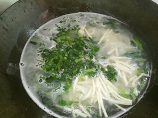 虾皮菠菜汤的做法步骤：5