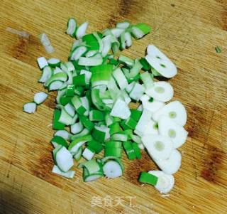 虾皮炒圆白菜的做法步骤：2