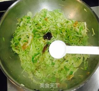 虾皮炒圆白菜的做法步骤：6