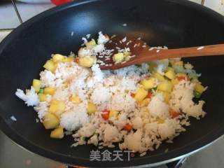 #ACA烘焙明星大赛#凤梨虾仁焗饭的做法步骤：5