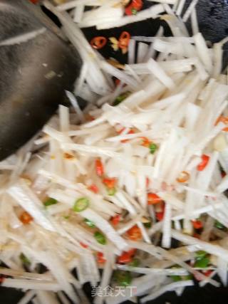 白萝卜炒虾米的做法步骤：5