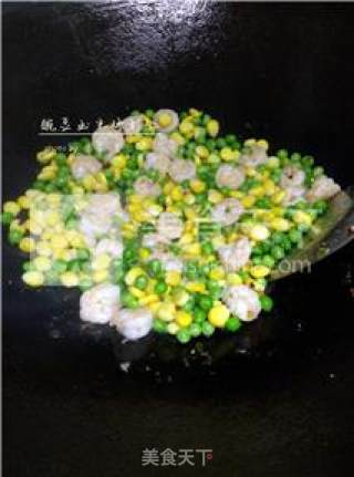 【金玉满堂】豌豆玉米炒虾仁的做法步骤：9