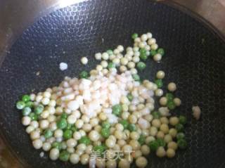 河虾仁炒鸡头米的做法步骤：9