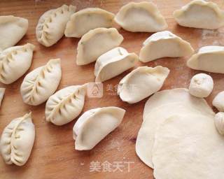 酥脆白菜煎饺的做法步骤：11