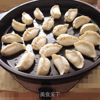 酥脆白菜煎饺的做法步骤：13