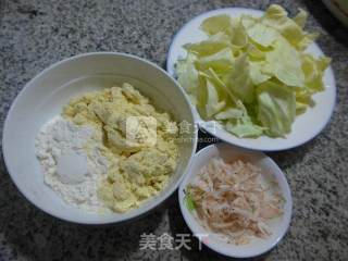 虾皮圆白菜玉米面疙瘩的做法步骤：1