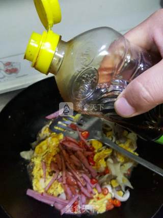 平菇炒鸡蛋的做法步骤：7