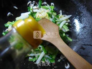 韭菜虾皮炒白菜的做法步骤：5