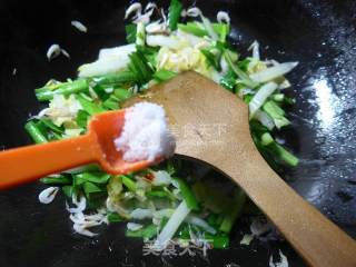韭菜虾皮炒白菜的做法步骤：6