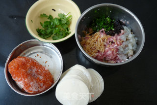 海风鲜肉饺子的做法步骤：1