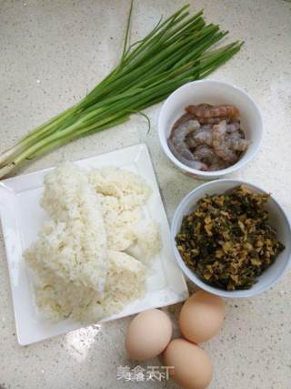 虾仁酸菜糯米饭的做法步骤：1