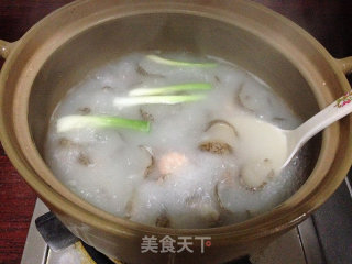 虾仁排骨海参汤的做法步骤：8