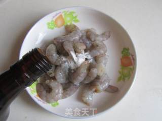 彩椒虾仁炒饭的做法步骤：2