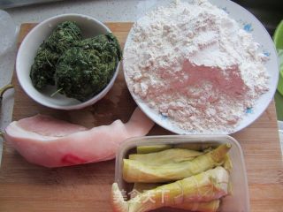 荠菜笋尖猪肉饺的做法步骤：1