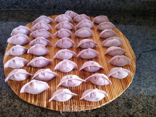 紫薯面三鲜饺子的做法步骤：7
