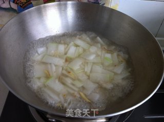 蟹味菇虾皮冬瓜汤的做法步骤：8