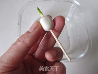虾仁青豆莲子米的做法步骤：1