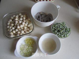 虾仁青豆莲子米的做法步骤：5