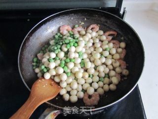 虾仁青豆莲子米的做法步骤：10