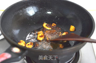 汤浓肉香的火锅更好吃-----猪排火锅的做法步骤：3