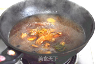 汤浓肉香的火锅更好吃-----猪排火锅的做法步骤：6