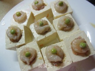 白玉镶珠——豆腐酿虾仁花样做的做法步骤：9