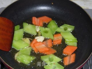水果入菜——清蔬蜜瓜小炒的做法步骤：5