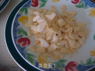 家庭宴客菜“杏仁松塔虾”的做法步骤：4