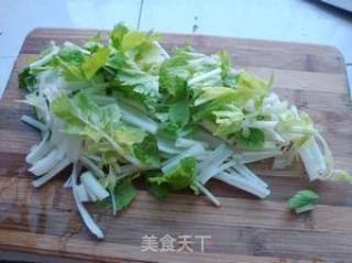 补钙家常小菜——芹菜炒虾皮的做法步骤：3