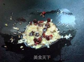 补钙家常小菜——芹菜炒虾皮的做法步骤：5