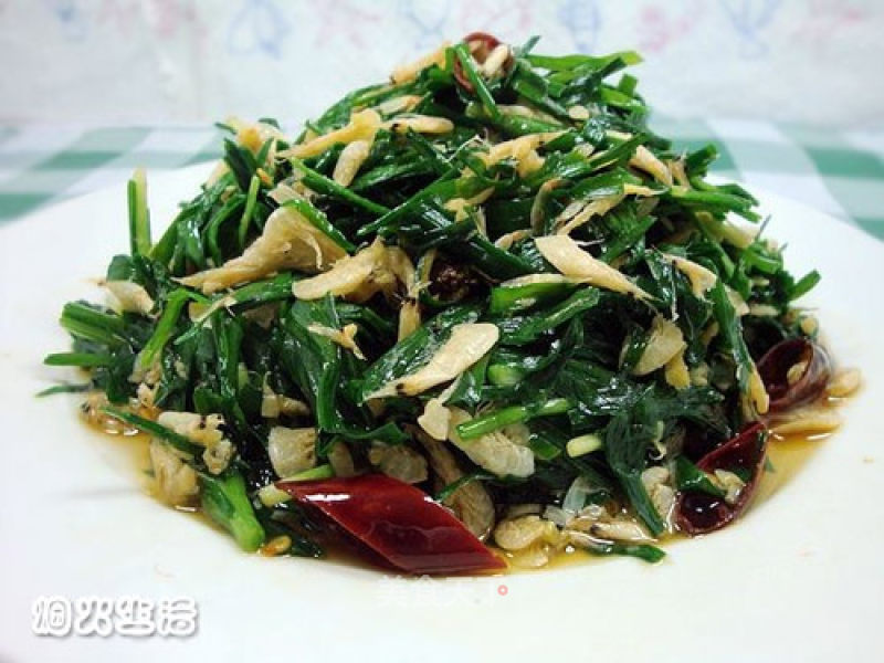 补钙家常菜——韭菜炒虾皮的做法