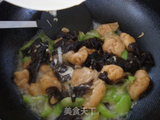 清淡小炒菜～丝瓜面筋的做法步骤：6