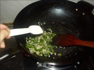 青椒虾皮的做法步骤：9