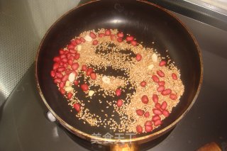 【豆豉香菇酱】（舍得放料才好吃）的做法步骤：4