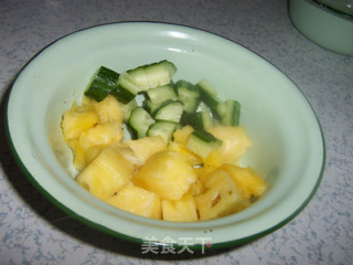 清香菠萝季-----菠萝咕噜豆腐的做法步骤：2
