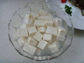 孕产食谱：海带虾仁烩豆腐的做法步骤：2
